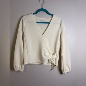 Women’s Madewell Texture & Thread Wrap Top in cream crepe material size S